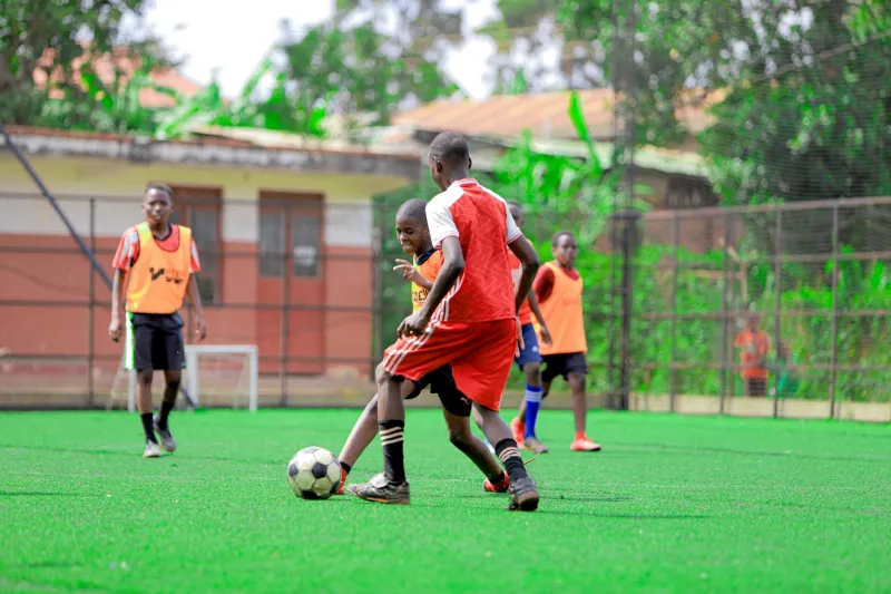 Pourquoi le football africain est devenu le nouveau terrain de chasse privilégié des recruteurs de Ligue 1 en 2026