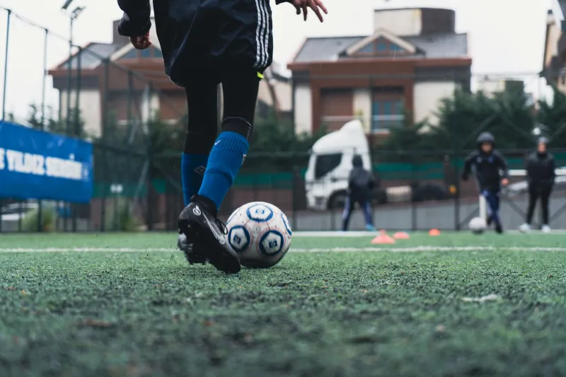 Ligue 1, pépinière malgré elle : comment les clubs asiatiques rachètent les jeunes talents français avant qu'ils n'éclosent
